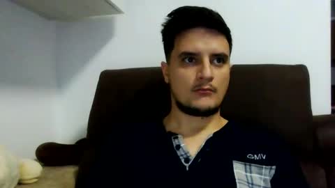 Snapshot of fraromeo2 chatting on December 22, 1:30 pm fraromeo2 online show from December 22, 1:30 pm