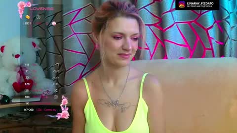 Snapshot of frashpie chatting on December 1, 4:29 pm FrashPie online show from December 1, 4:29 pm