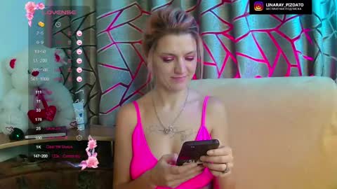 Snapshot of frashpie chatting on December 2, 12:09 am FrashPie online show from December 2, 12:09 am