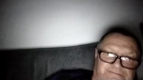 Snapshot of frauenfeind1 chatting on December 29, 5:31 am Wolfi online show from December 29, 5:31 am