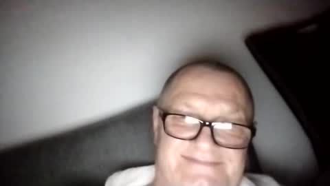 Snapshot of frauenfeind1 chatting on February 19, 6:21 pm Wolfi online show from February 19, 6:21 pm