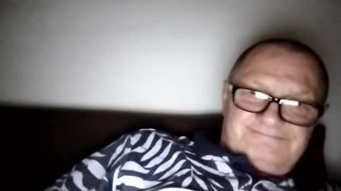 Snapshot of frauenfeind1 chatting on September 10, 12:27 pm Wolfi online show from September 10, 12:27 pm