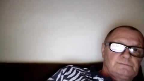 Snapshot of frauenfeind1 chatting on September 11, 7:52 am Wolfi online show from September 11, 7:52 am