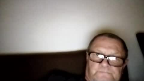 Snapshot of frauenfeind1 chatting on October 26, 2:12 pm Wolfi online show from October 26, 2:12 pm