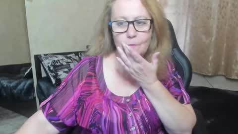 FrauMartha online show from September 27, 1:27 pm