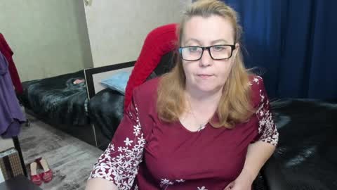 FrauMartha online show from April 11, 1:37 pm