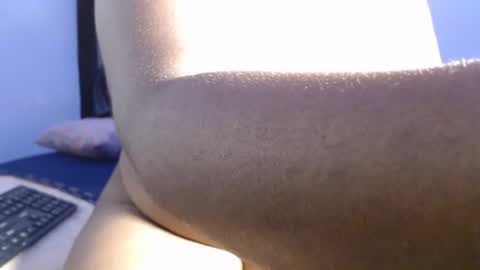 Snapshot of freakie_clit chatting on January 6, 7:13 pm pandora online show from January 6, 7:13 pm