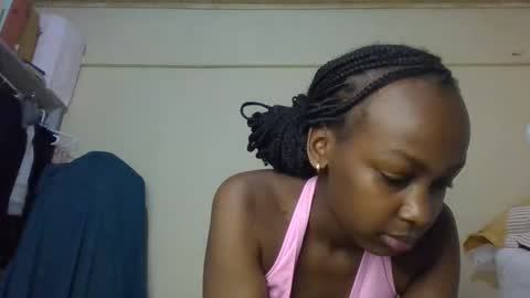 Snapshot of freaky_beauty chatting on June 8, 1:28 am freaky_beauty online show from June 8, 1:28 am