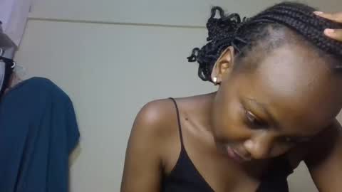 Snapshot of freaky_beauty chatting on June 14, 3:03 pm freaky_beauty online show from June 14, 3:03 pm
