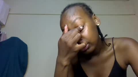 freaky_beauty online show from July 7, 6:58 am
