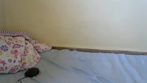 Snapshot of freaky_dolly chatting on March 1, 4:47 am freaky_dolly online show from March 1, 4:47 am