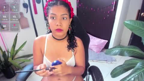 Lia Gomez online show from April 2, 5:10 pm