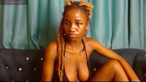 Snapshot of freaky_shamzzy chatting on October 16, 1:39 am shamika online show from October 16, 1:39 am