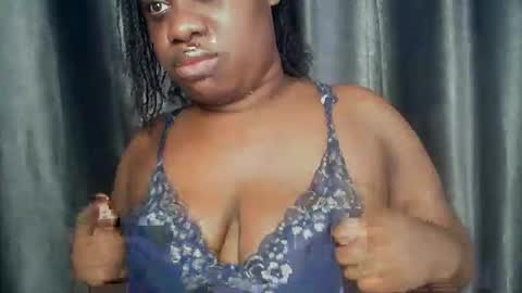 Snapshot of freaky_slut5 chatting on March 27, 4:51 am freaky slut5 online show from March 27, 4:51 am