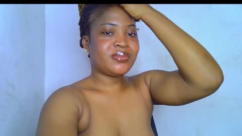 Snapshot of freaky_thickass chatting on September 28, 8:14 pm Lily online show from September 28, 8:14 pm
