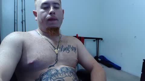 Snapshot of freakyfreddie305 chatting on October 10, 2:32 am freakyfreddie305 online show from October 10, 2:32 am