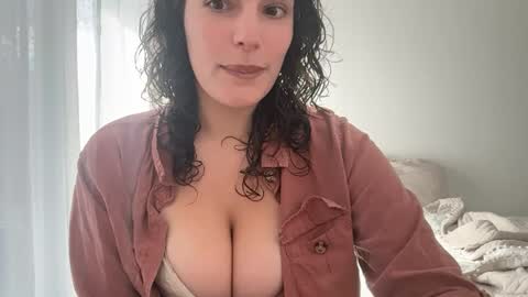 Snapshot of freckledeer chatting on August 7, 5:48 pm freckledeer online show from August 7, 5:48 pm