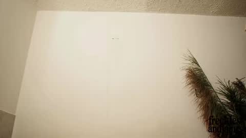 frecklesandjames online show from June 26, 12:53 pm