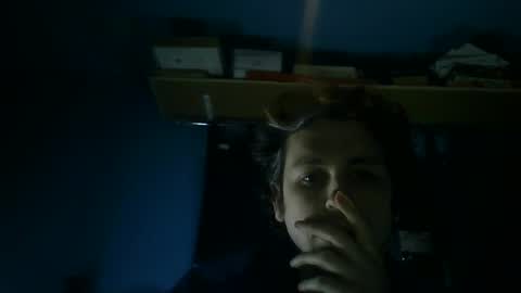 Snapshot of fred271993 chatting on January 14, 12:22 am Britishbum online show from January 14, 12:22 am