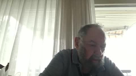 Snapshot of fredaldavid chatting on February 3, 9:25 am David Fredal online show from February 3, 9:25 am