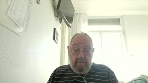 Snapshot of fredaldavid chatting on March 1, 8:38 am David Fredal online show from March 1, 8:38 am