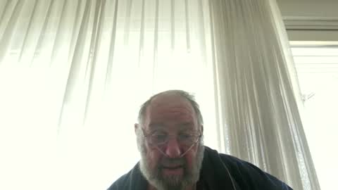 Snapshot of fredaldavid chatting on April 19, 8:24 am David Fredal online show from April 19, 8:24 am