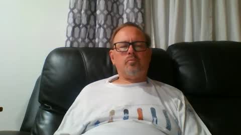 Snapshot of freddieknuck chatting on May 3, 6:30 am Just Fred online show from May 3, 6:30 am