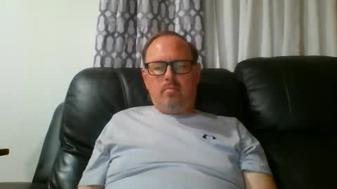 Snapshot of freddieknuck chatting on May 4, 5:03 am Just Fred online show from May 4, 5:03 am