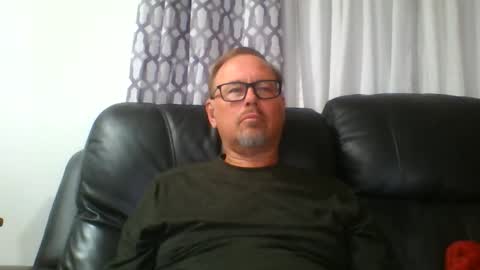 Snapshot of freddieknuck chatting on June 7, 4:05 am Just Fred online show from June 7, 4:05 am
