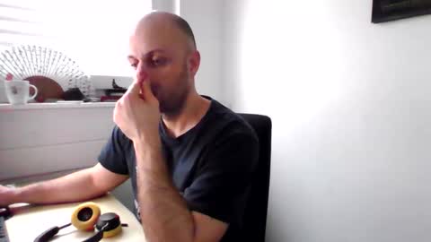 Snapshot of freddow chatting on February 24, 3:10 pm freddow online show from February 24, 3:10 pm