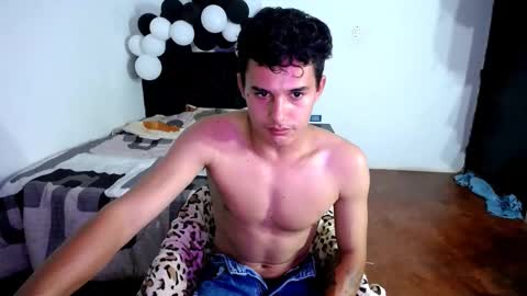 Snapshot of freddy_romans2 chatting on October 6, 12:19 am freddy romans online show from October 6, 12:19 am