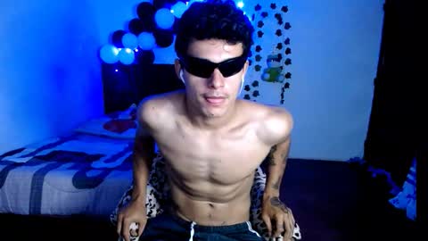 Snapshot of freddy_romans2 chatting on October 18, 3:09 am freddy romans online show from October 18, 3:09 am