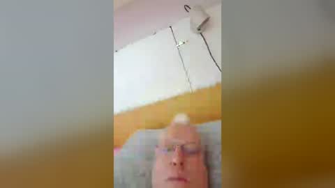 Snapshot of freddybear196258 chatting on June 26, 9:46 am freddybear196258 online show from June 26, 9:46 am
