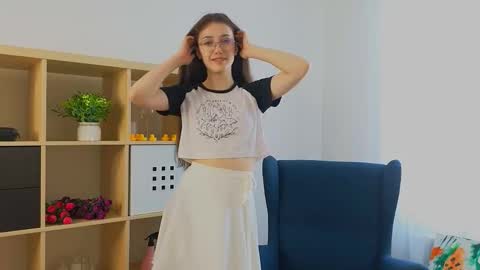 Snapshot of fredericahadley chatting on March 14, 3:56 am Hey im Olivia im glat to see you in mu room3 online show from March 14, 3:56 am