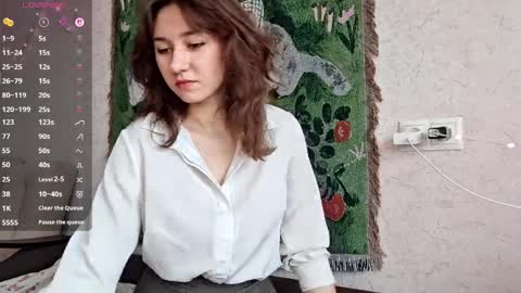 Mia online show from March 29, 8:14 am