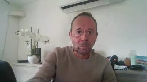 Snapshot of fredodu41 chatting on May 16, 10:47 am fredodu41 online show from May 16, 10:47 am