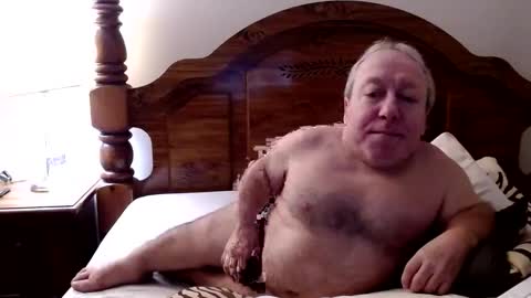 Snapshot of freemysoul4748 chatting on April 25, 6:49 am Cute Lil Man online show from April 25, 6:49 am