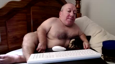 Snapshot of freemysoul4748 chatting on May 12, 5:04 am Cute Lil Man online show from May 12, 5:04 am
