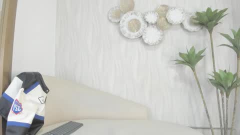 Snapshot of frehia_dimou chatting on February 4, 2:28 am Frehia online show from February 4, 2:28 am