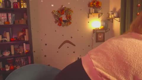 Louise or Lou 3 online show from December 1, 8:42 pm