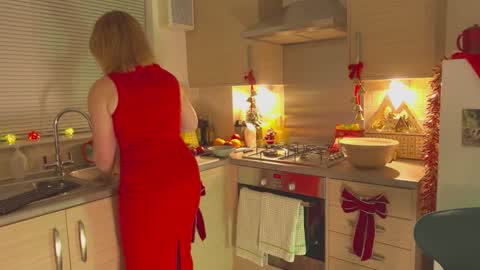 Louise or Lou 3 online show from December 23, 7:41 pm