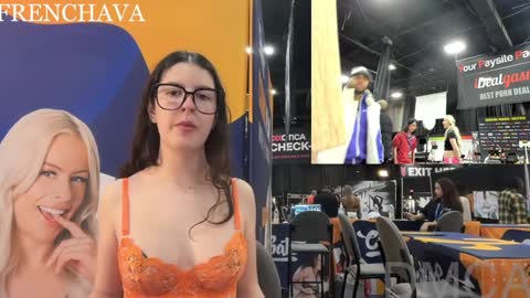 Snapshot of frenchava chatting on October 26, 6:03 pm Ava online show from October 26, 6:03 pm