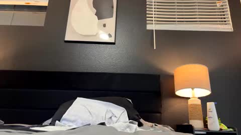 Snapshot of frenchcouple739 chatting on December 3, 11:44 am frenchcouple739 online show from December 3, 11:44 am