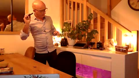 Snapshot of frenchdaddylove chatting on June 2, 6:43 pm Frenchdaddylove online show from June 2, 6:43 pm