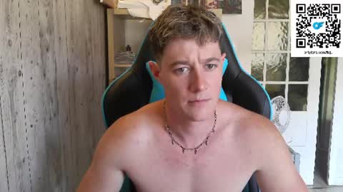Snapshot of frenchhornybibs chatting on June 17, 3:13 pm French Horny Bibs online show from June 17, 3:13 pm