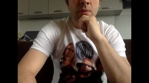 frenchy_from_paris online show from May 10, 8:52 am