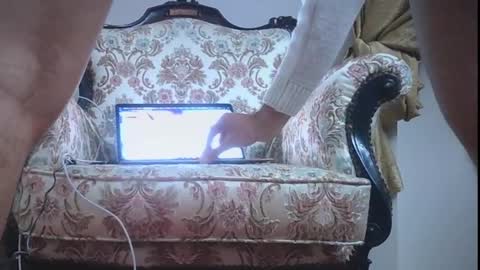 Snapshot of freshmanxxl chatting on December 15, 12:51 am freshman imonyou98 online show from December 15, 12:51 am