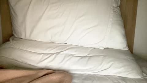 freshman  imonyou98 online show from November 19, 1:55 pm