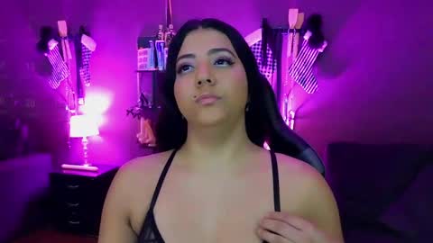 Snapshot of freya_aspen chatting on January 4, 7:55 am online show from January 4, 7:55 am