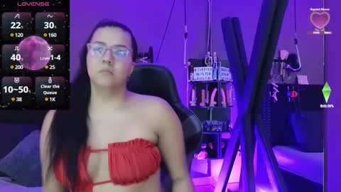 Snapshot of freya_aspen chatting on February 8, 11:55 pm online show from February 8, 11:55 pm